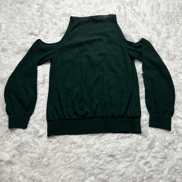 bebe Women’s Sheer Blouse with Shoulder Cut Out Size XS - Picture 2 of 6